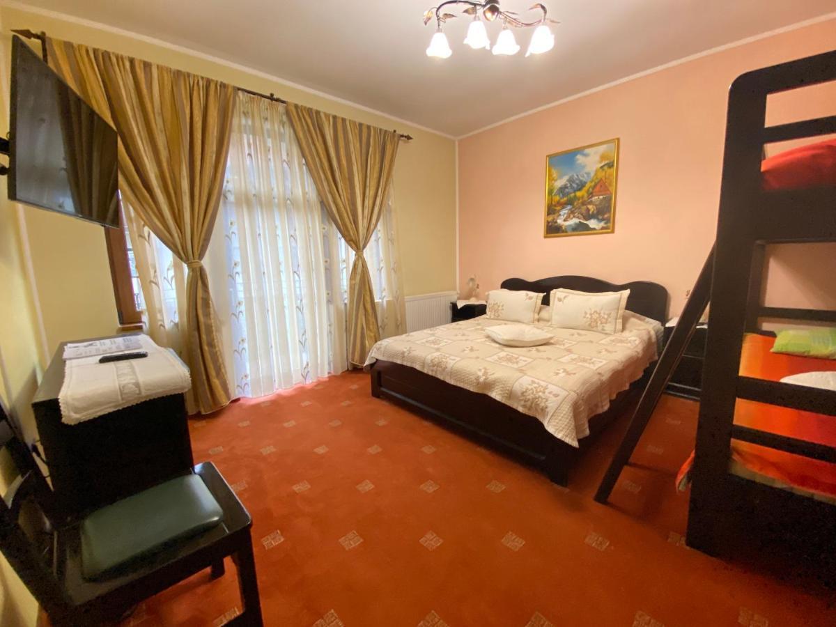 Pensiunea Crocus - Sauna & Billiard Пояна-Брашов Экстерьер фото