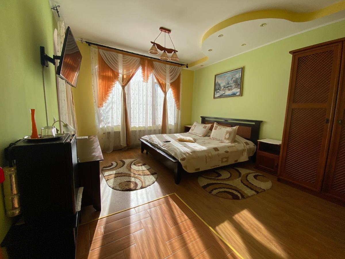 Pensiunea Crocus - Sauna & Billiard Пояна-Брашов Экстерьер фото