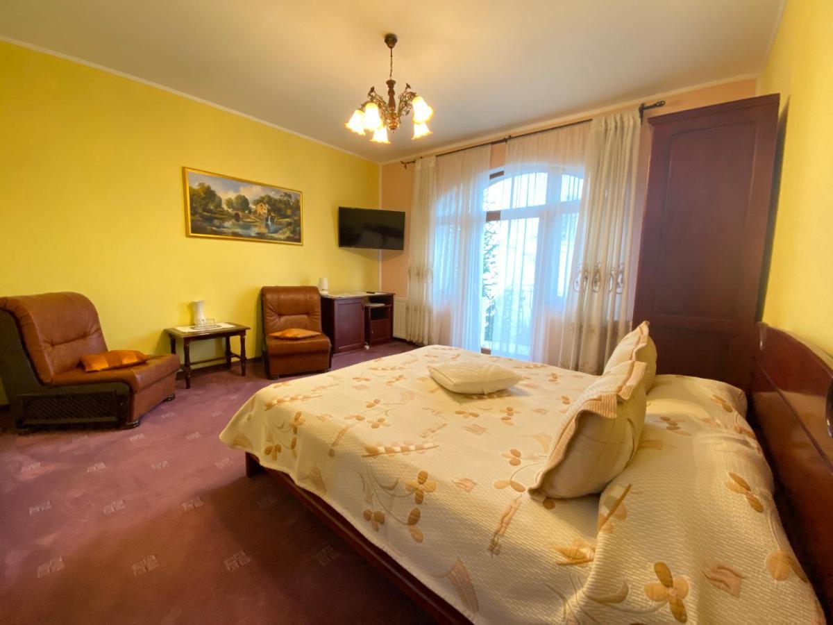 Pensiunea Crocus - Sauna & Billiard Пояна-Брашов Экстерьер фото