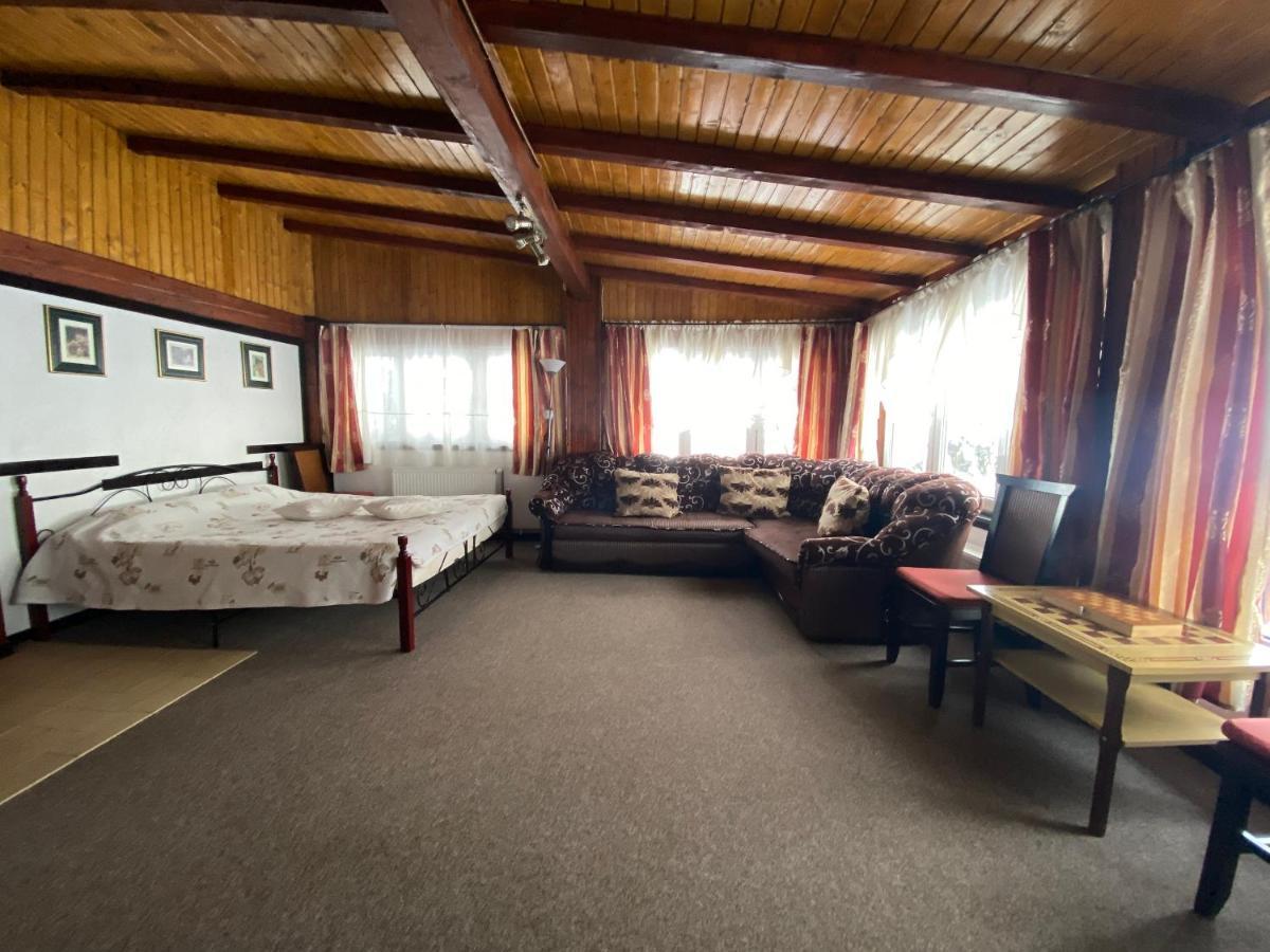 Pensiunea Crocus - Sauna & Billiard Пояна-Брашов Экстерьер фото