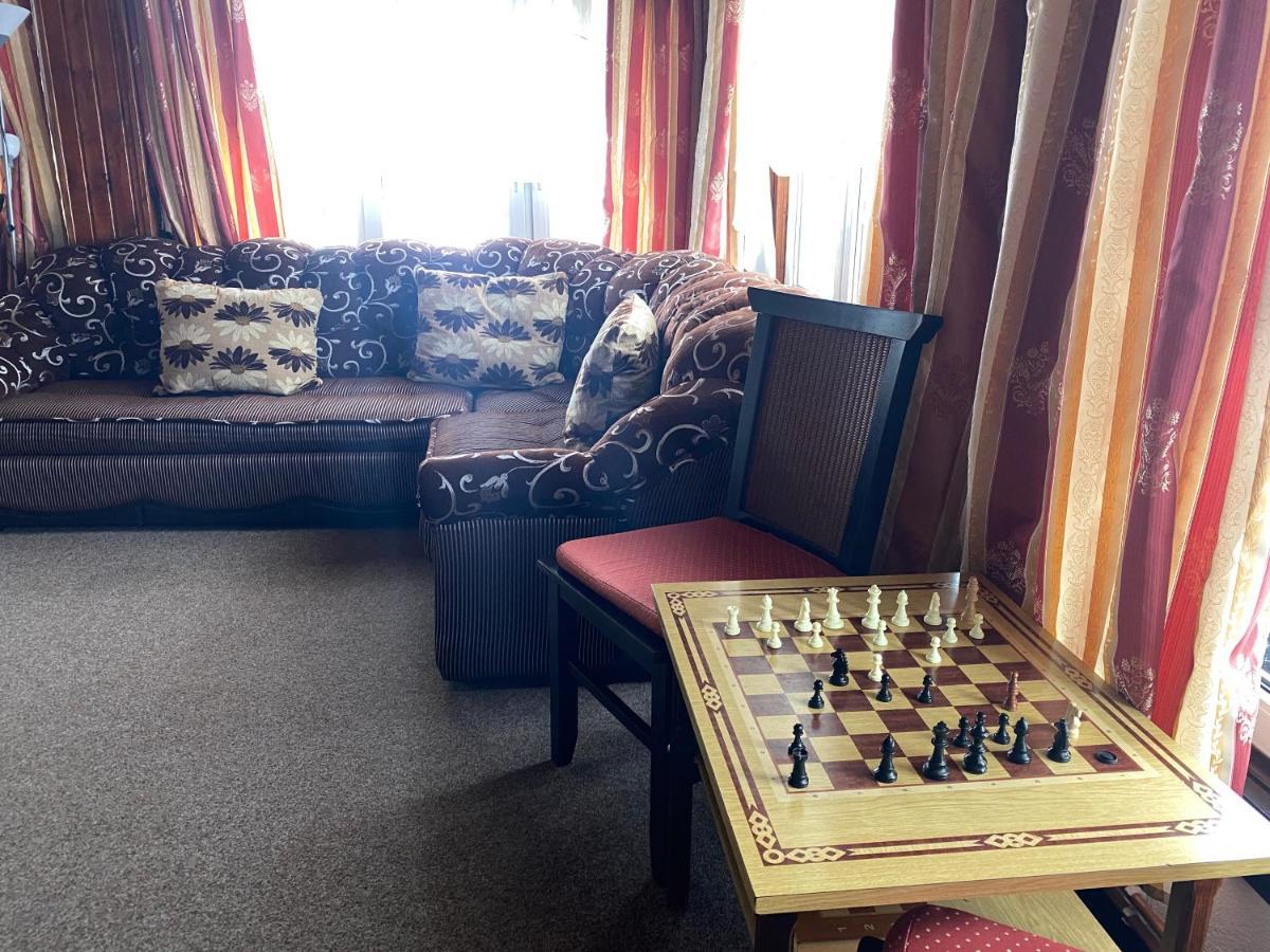 Pensiunea Crocus - Sauna & Billiard Пояна-Брашов Экстерьер фото