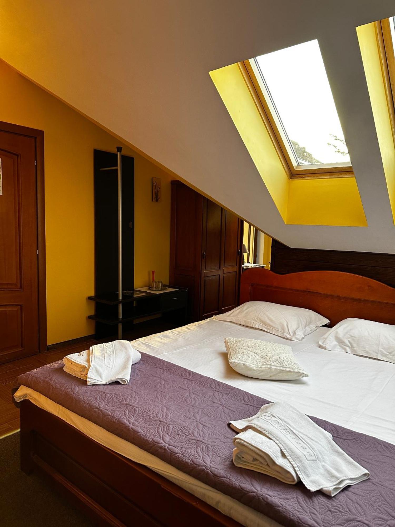 Pensiunea Crocus - Sauna & Billiard Пояна-Брашов Экстерьер фото
